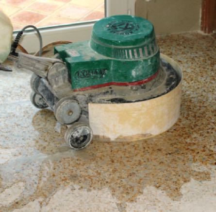 Machine utilisée pour poncer le marbre