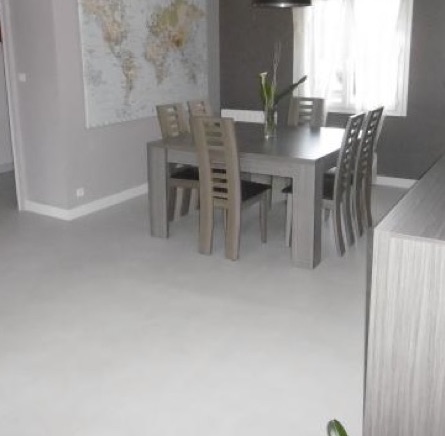 Sol de cuisine en béton ciré