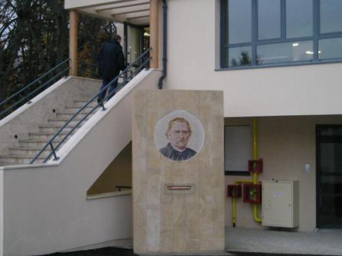 REPRODUCTION ANTIQUE